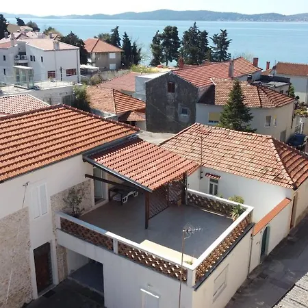 Karuzz Heated Jacuzzi *