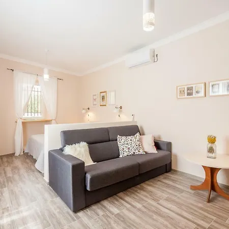 Karuzz Apartman Zadar