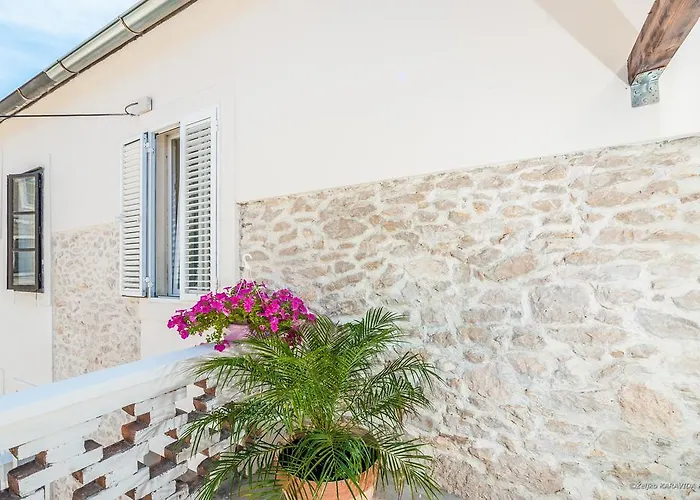 Karuzz Heated Jacuzzi * Zadar