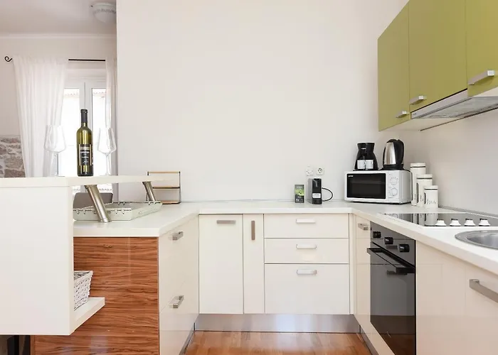 Apartman Karuzz Heated Jacuzzi