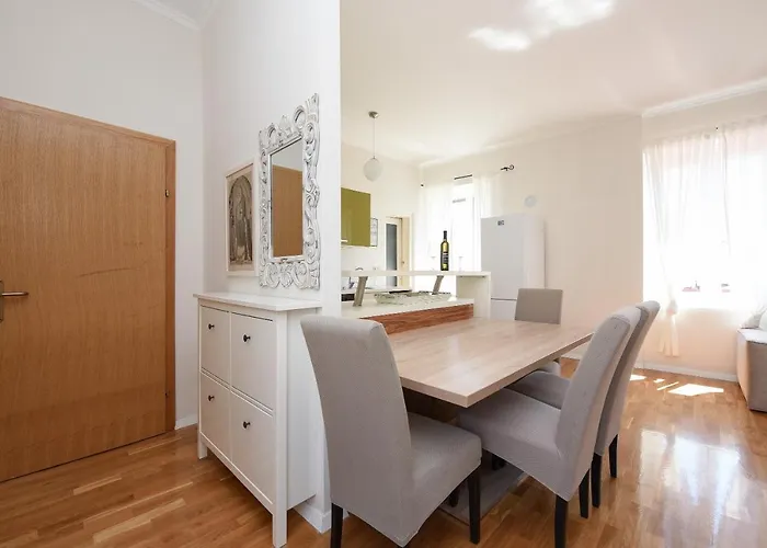 Apartman Karuzz Heated Jacuzzi Zára