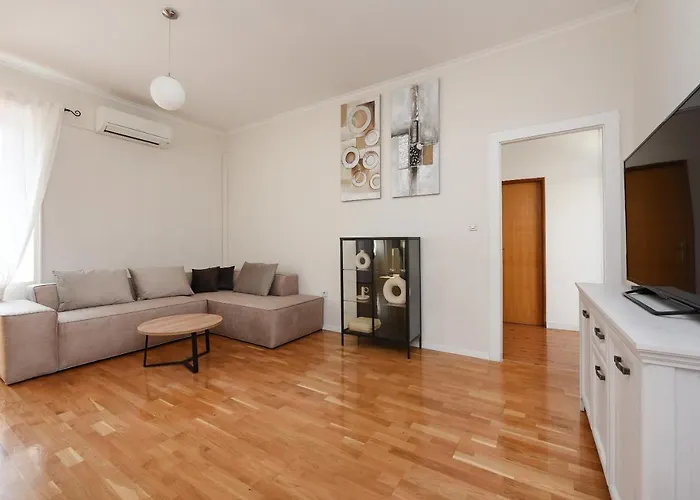 Apartman Karuzz Heated Jacuzzi Zára