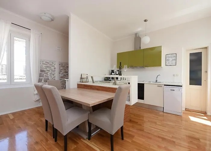 Apartamento Karuzz Heated Jacuzzi