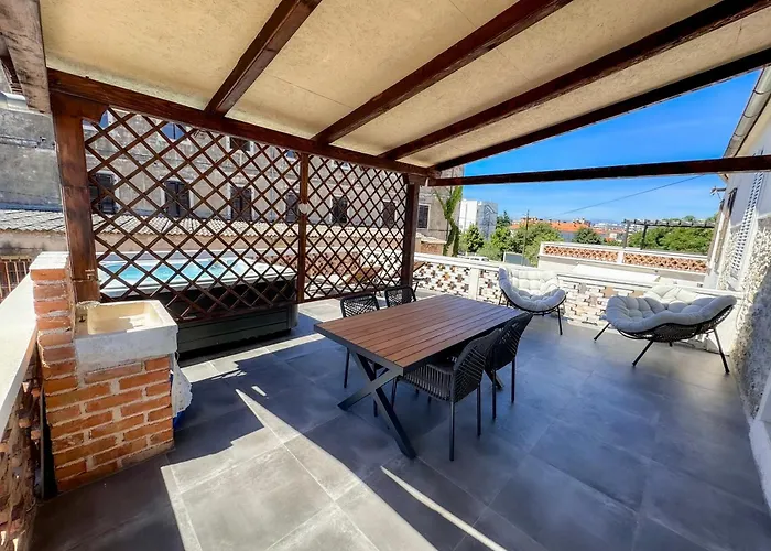 Karuzz Heated Jacuzzi Apartman