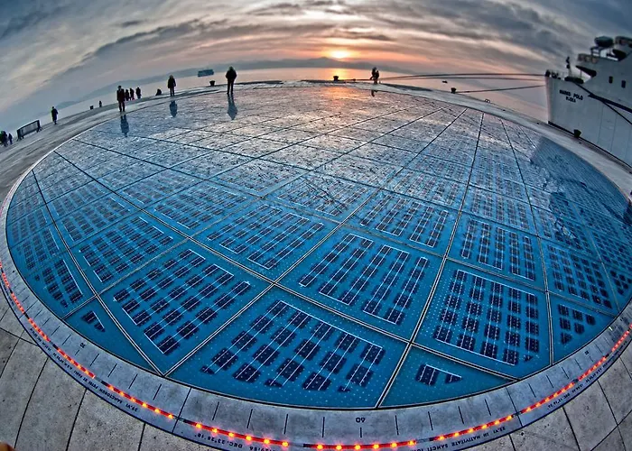 Karuzz Heated Jacuzzi Apartman *