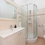 Appartement Karuzz Heated Jacuzzi