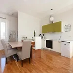 Appartement Karuzz Heated Jacuzzi
