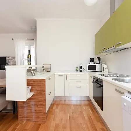 Karuzz Heated Jacuzzi * Zadar