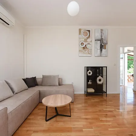 Apartment Karuzz *