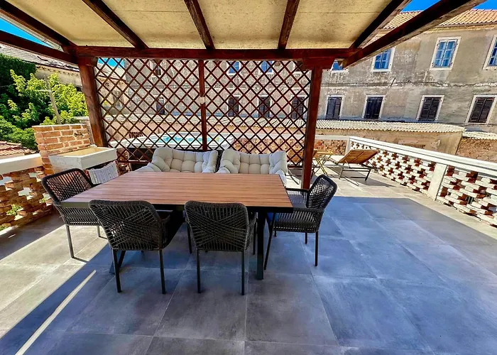 Karuzz Heated Jacuzzi * Zadar